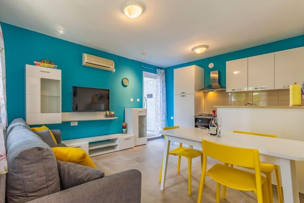 Apartment Newly Renovated With Terrace Medulin