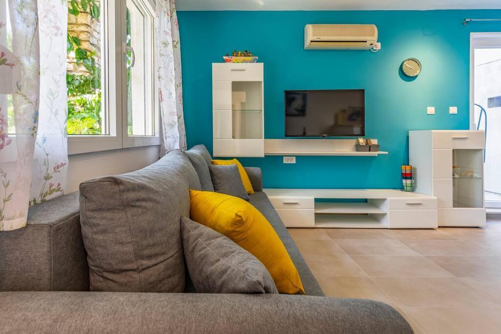 Apartment Newly Renovated With Terrace *