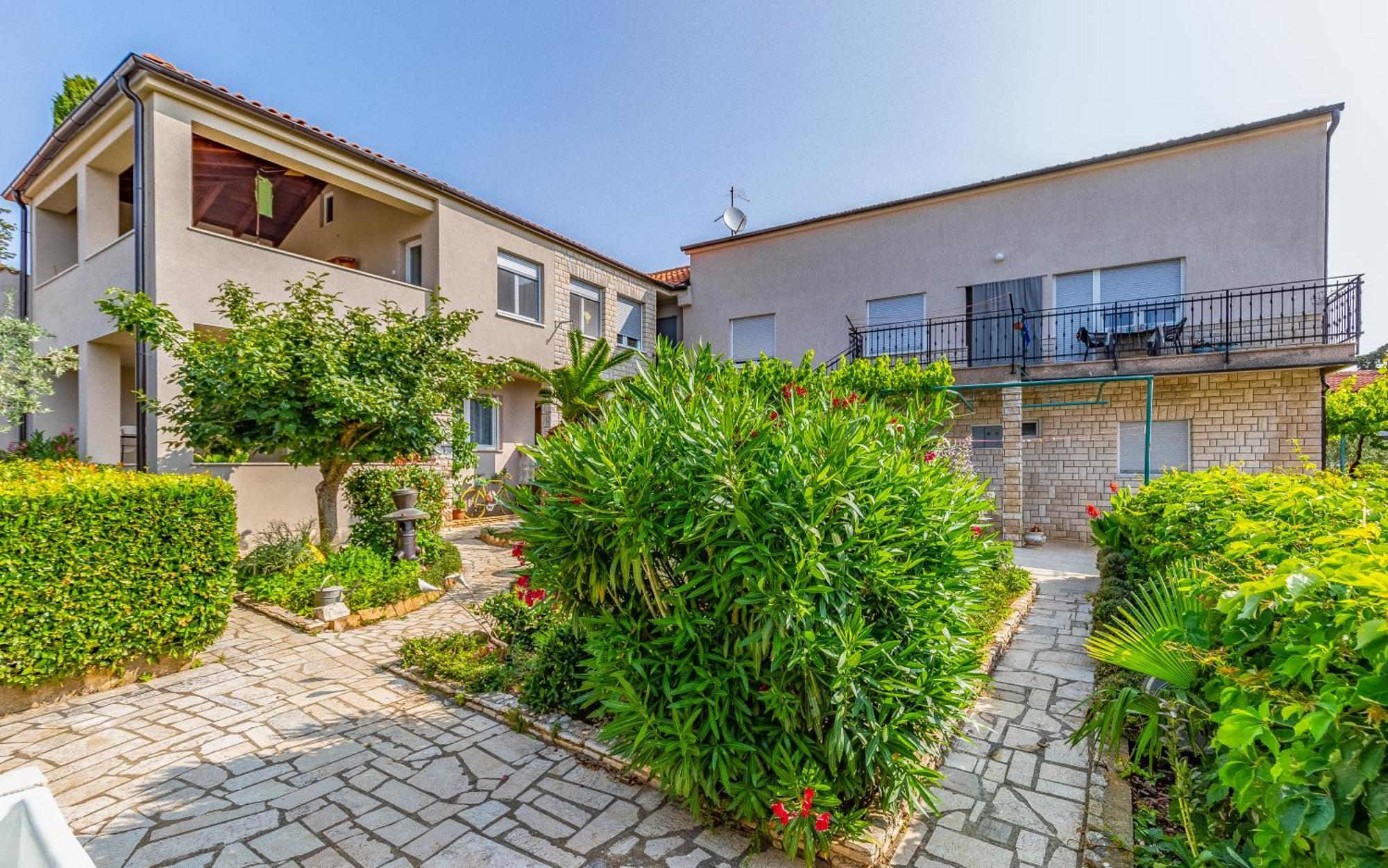 Newly Renovated With Terrace Medulin