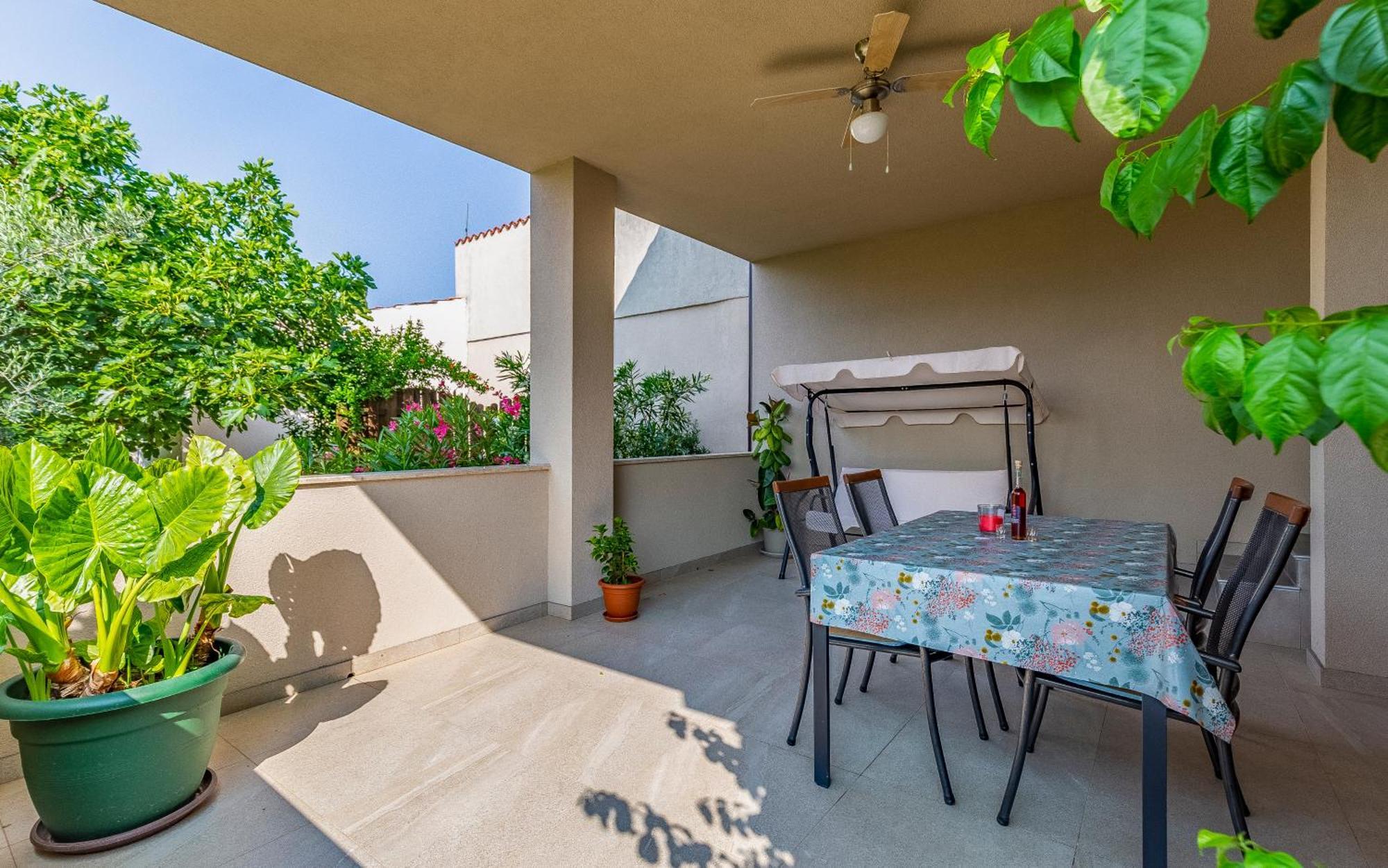 Newly Renovated With Terrace Apartment *